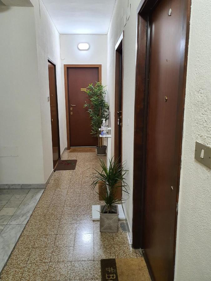 Cristel Apartment - 15 Min Da Milano Cormano Luaran gambar